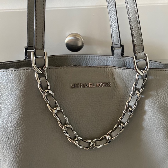 Michael Kors Grey leather purse with braided handle - Picture 1 of 4